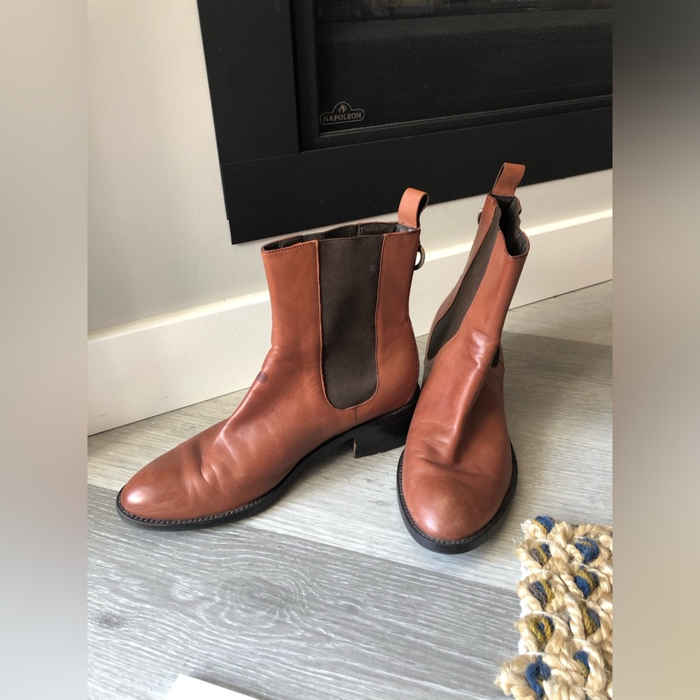 Donating soon ⏰⏳Cole Haan Nike Air Boot